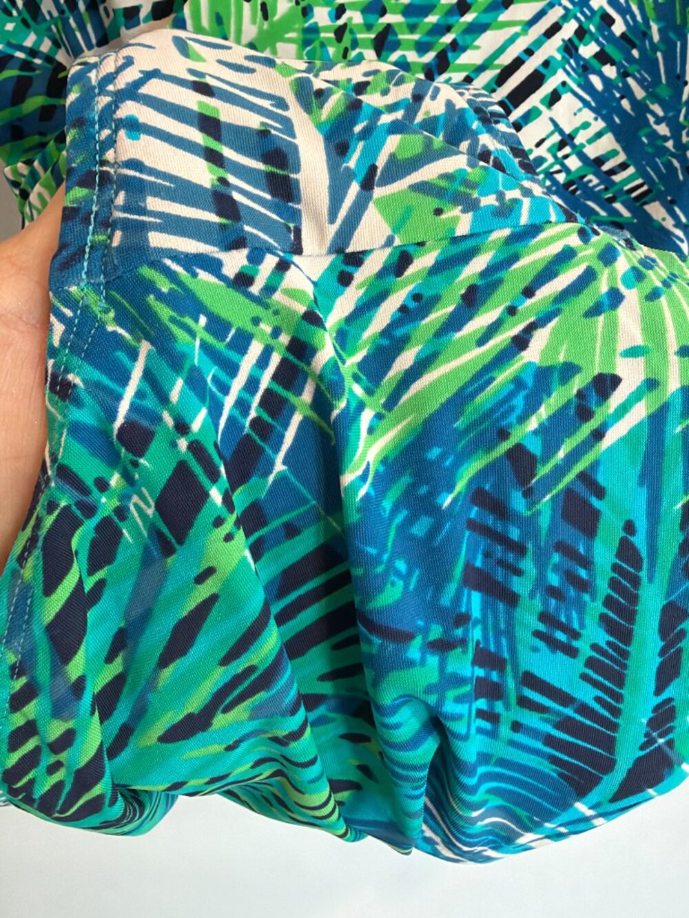 L.L. Bean Slimming One-Piece Swimsuit Tropical Palm Print Blue Green Size 12 EUC - Picture 3 of 4